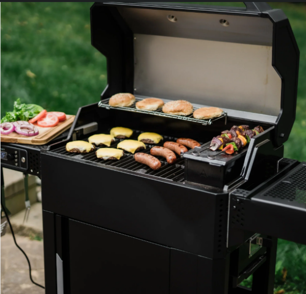 Barbacoa de carbón y ahumador digital AutoIgnite™ Serie 545