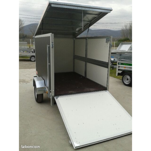 Remolque furgoneta 207 X 132X 143cm ptac 500/750 kg con plataforma de carga y techo elevable
