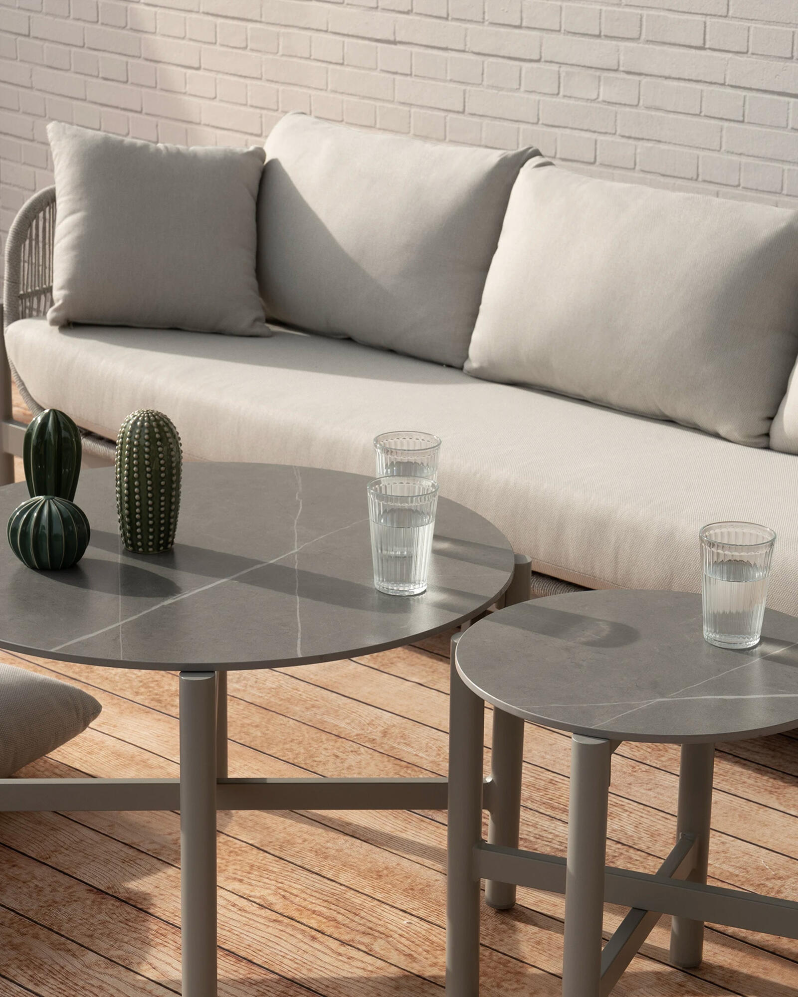 Sofá de jardín de aluminio y cuerda Milos gris de 2 plazas