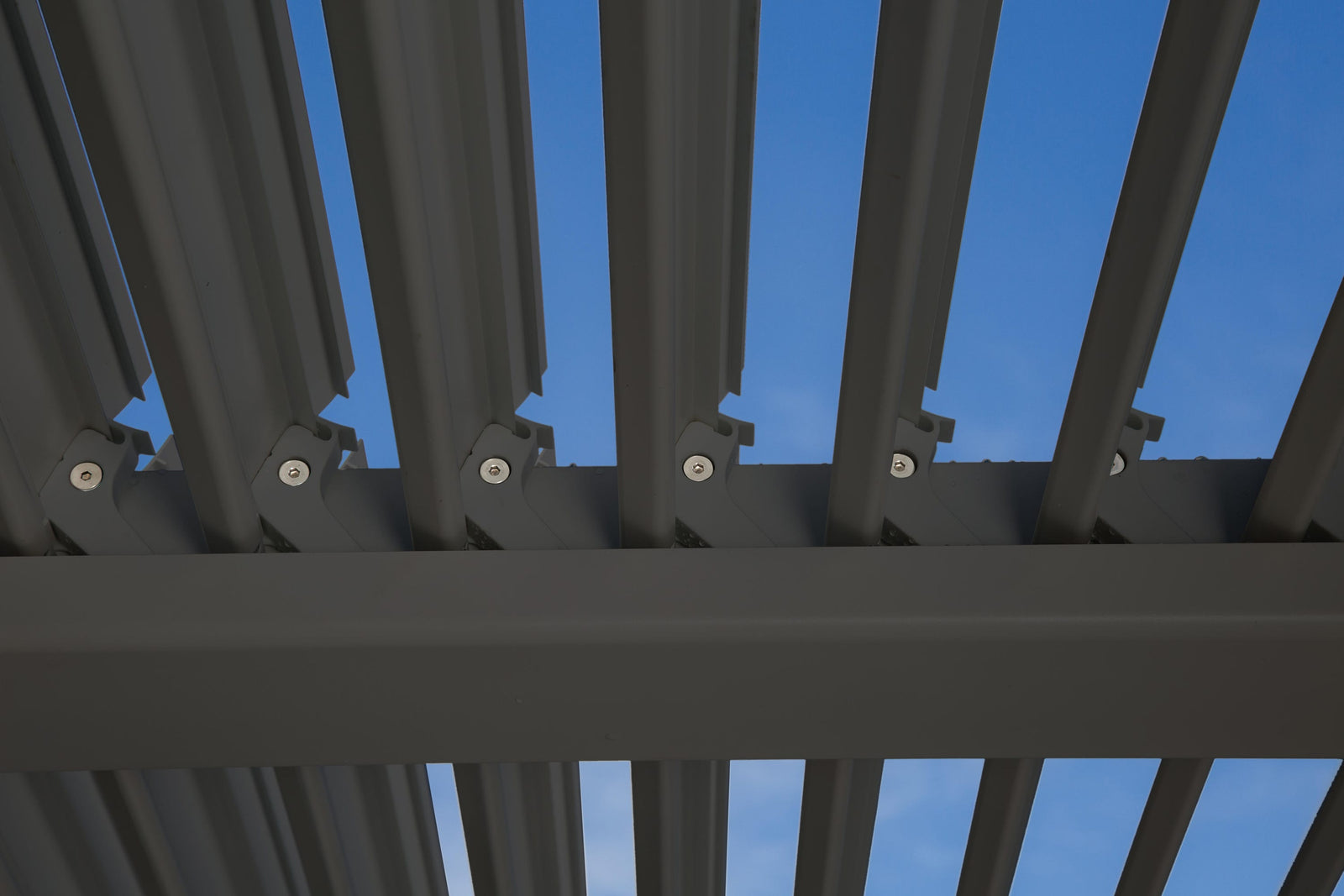 Pérgola aluminio NATERIAL Persea gris antracita 320x360 cm